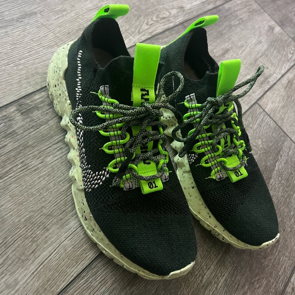 NIKE Space Hippie 01 (Gently Worn)